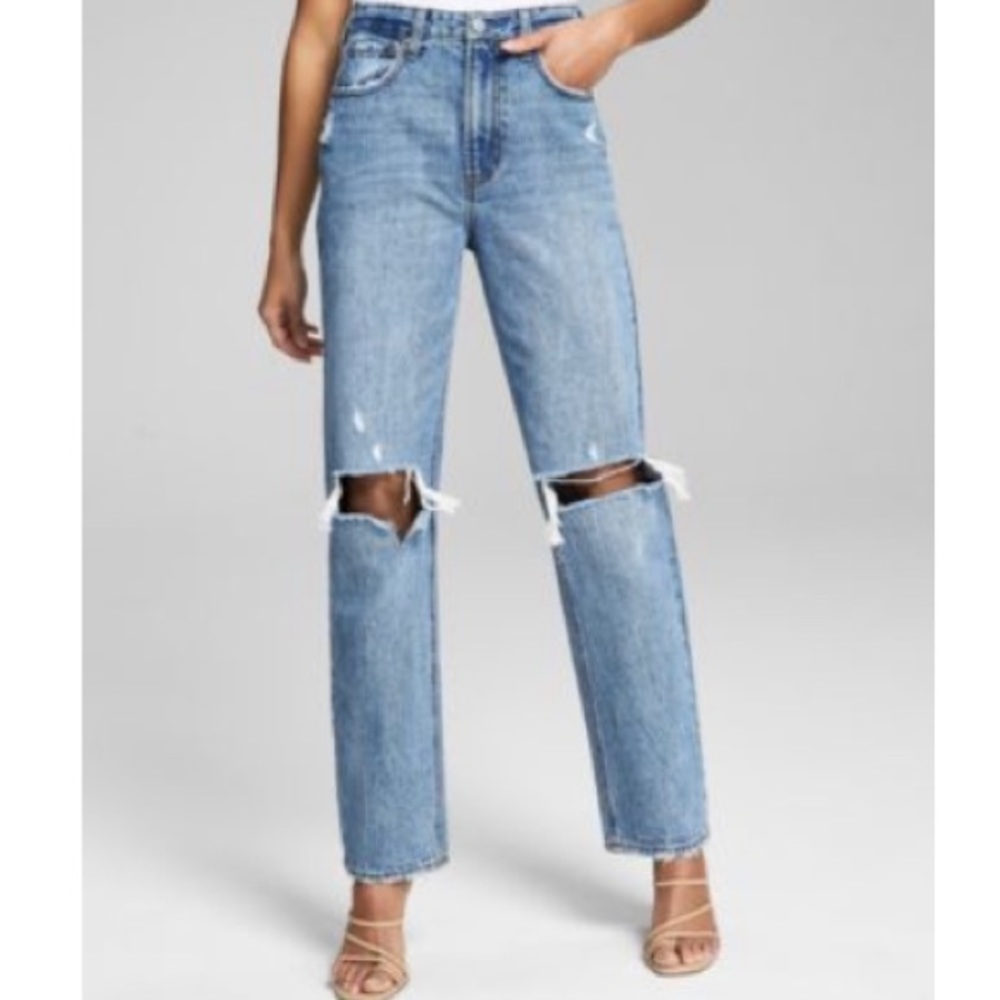 - Woman’s ultra high rise straight jeans